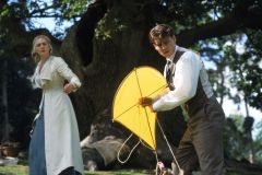 Kate-Winslet-Film-Finding-Neverland-38